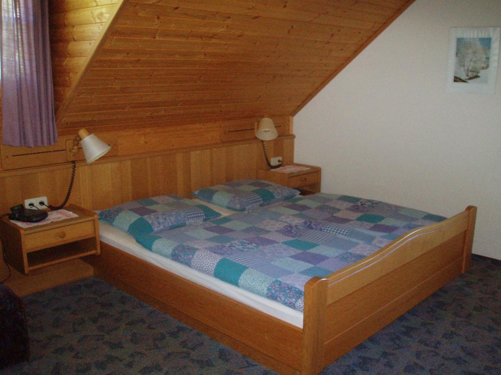 Appartement Pension Grasser Бад Кляйнкирххайм Номер фото